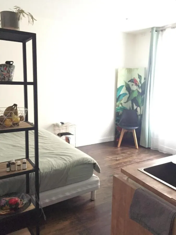 Апартаменты Beautiful Studio - 20' Walking From Montmartre Париж
